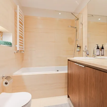 Apartment Vidoc Warschau