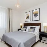 Vidoc דירה ורשה